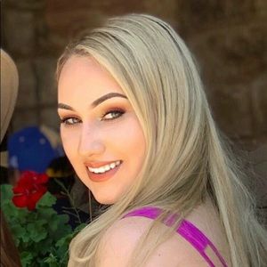 Meet your Posher, Sabrina